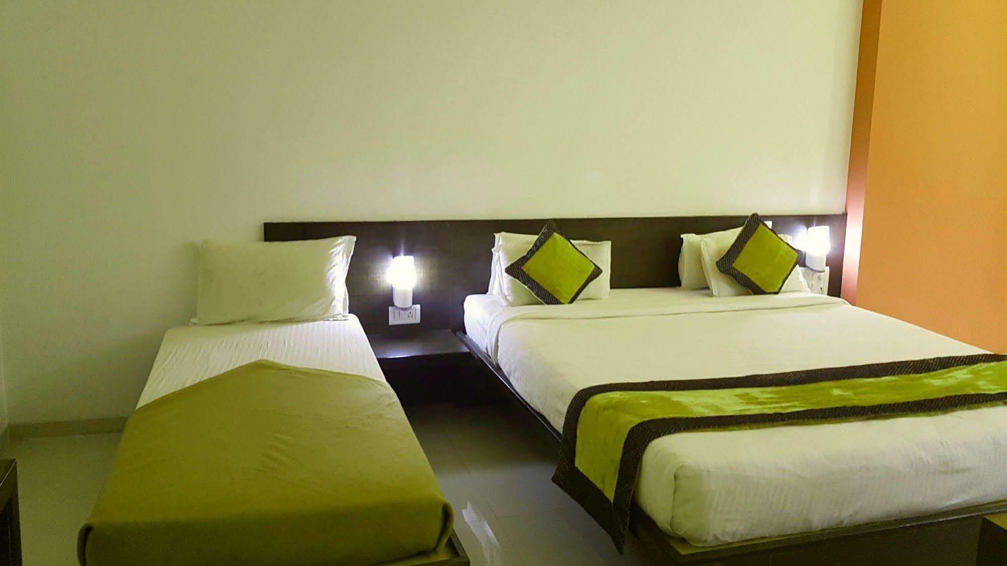 Hotel Golden View Shirdi